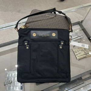 Marc Jacobs Preppy Nylon swingpack Crossbodybag 4R4HCR040H02 BLACK